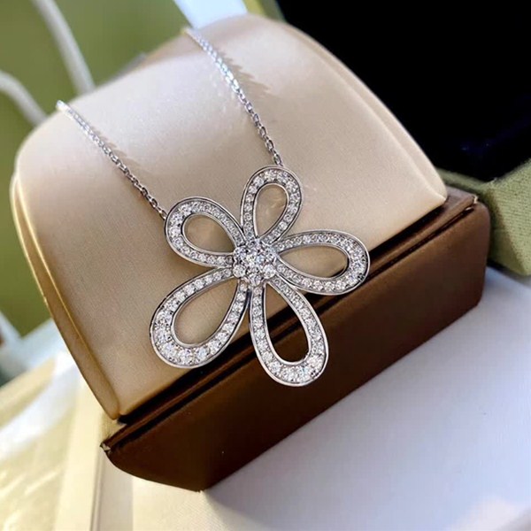 Collana Flowerlace grande fiore