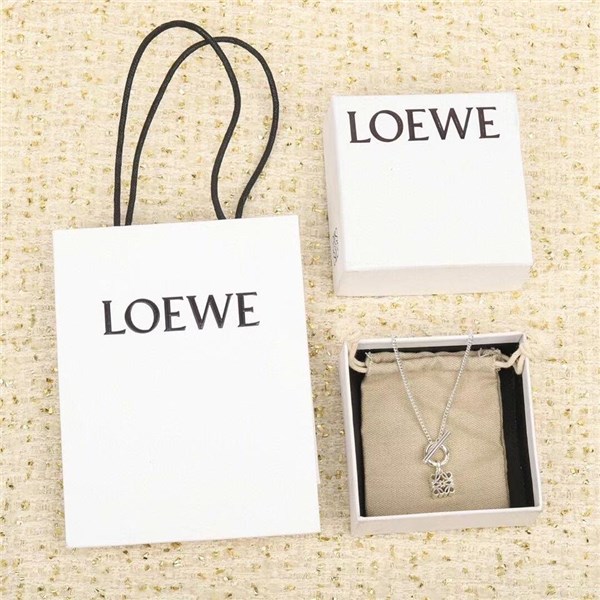 replica,repliche,fake,1:1,earrings,bracelet,ring,jewelry Collana Loew