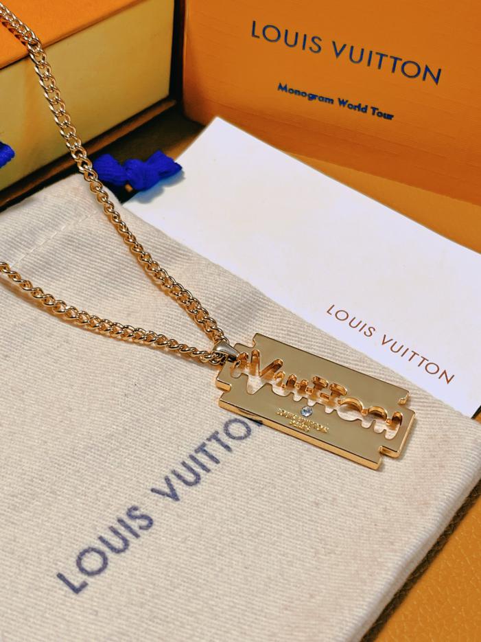 replica,repliche,fake,1:1,earrings,bracelet,ring,jewelry Collana da uomo grande LOUIS VUITTON in lama d’oro