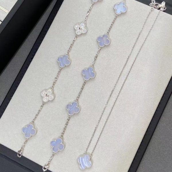 [Versione top] Bracciale Van Cleef & Arpels a cinque fiori in oro bianco con calcedonio viola naturale