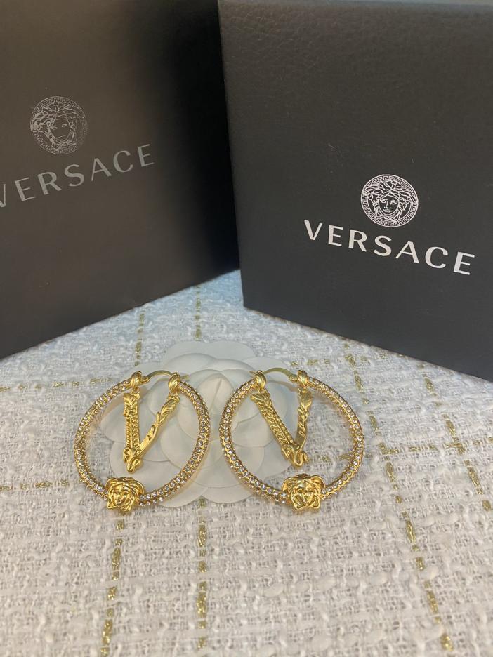 replica,repliche,fake,1:1,earrings,bracelet,ring,jewelry Ultimi orecchini Versace