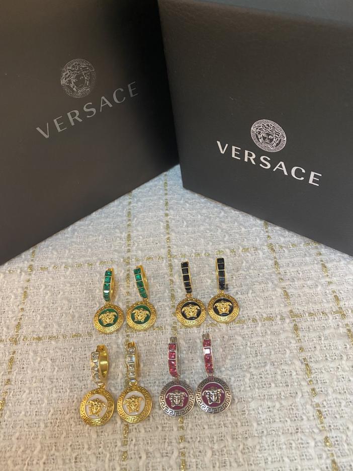 replica,repliche,fake,1:1,earrings,bracelet,ring,jewelry Ultimi orecchini Versace