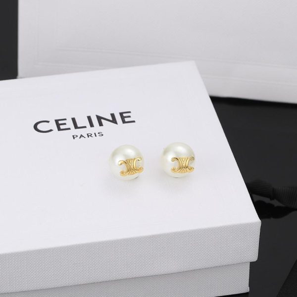 Nuovi orecchini di perle Caixuanmen di Celine