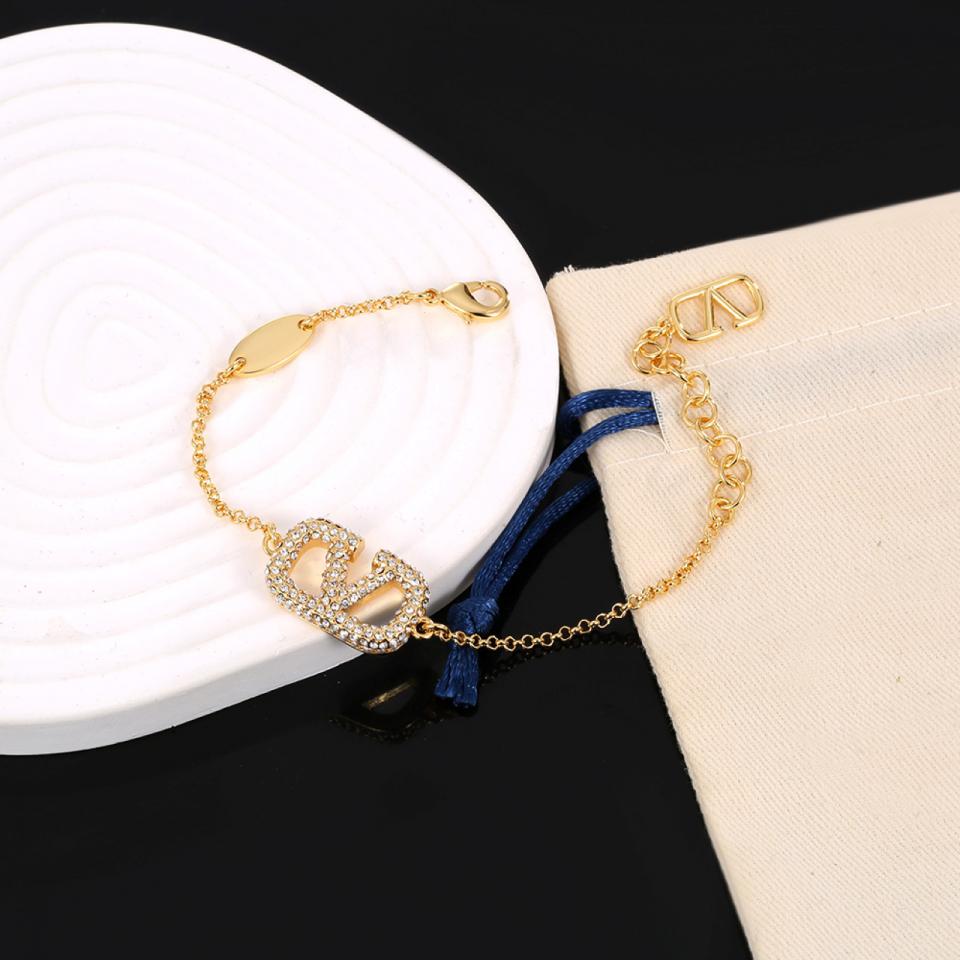 replica,repliche,fake,1:1,earrings,bracelet,ring,jewelry Nuovo braccialetto Valentino