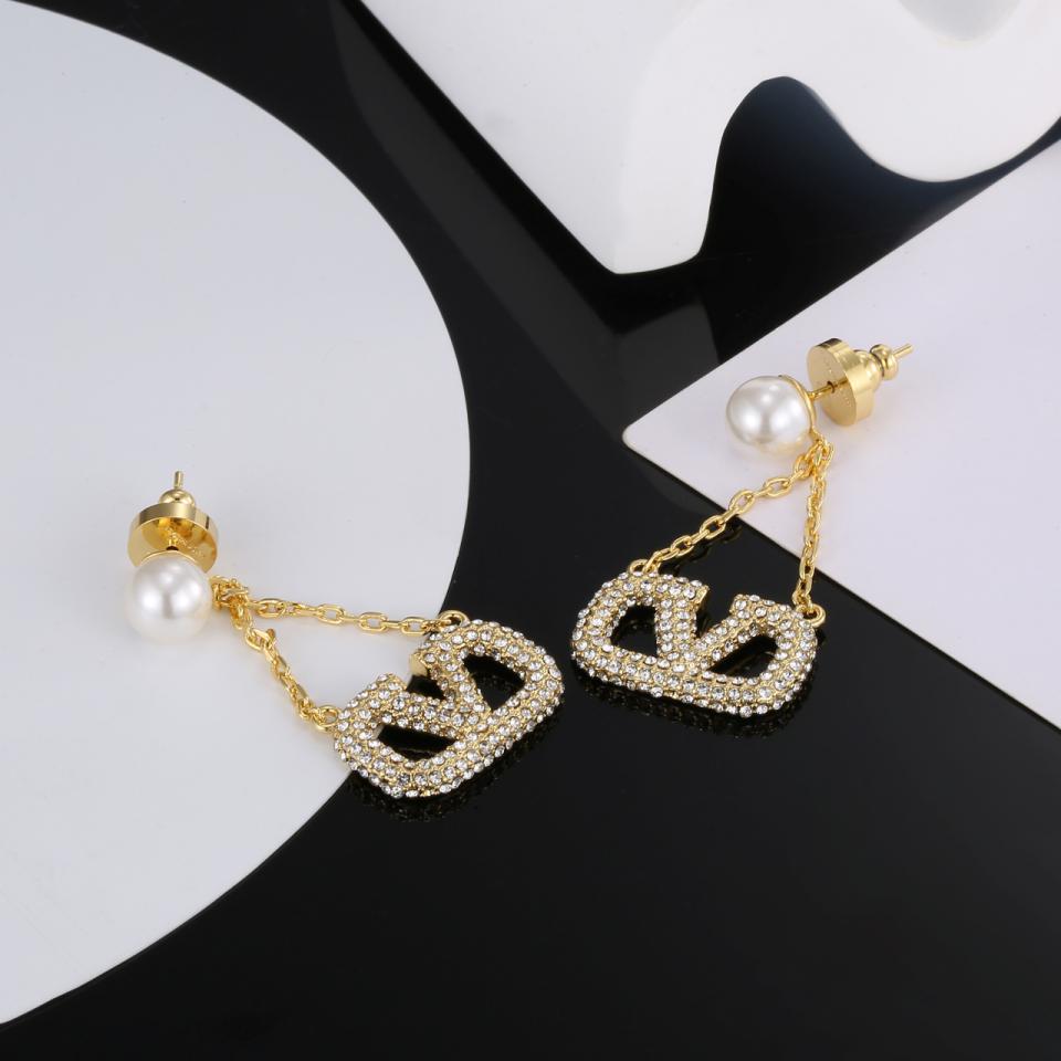 replica,repliche,fake,1:1,earrings,bracelet,ring,jewelry Valentino nuovo stile