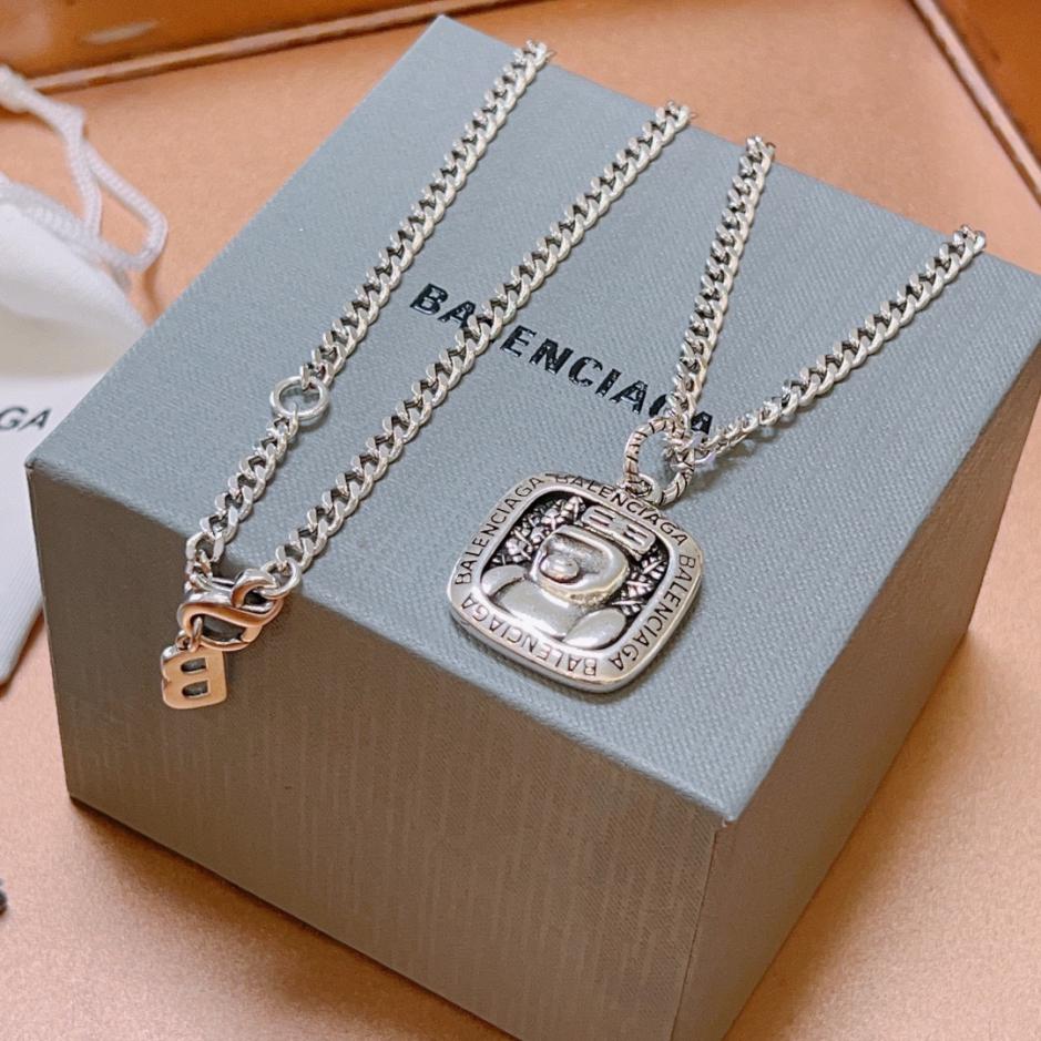 replica,repliche,fake,1:1,earrings,bracelet,ring,jewelry Nuova collana Balenciaga