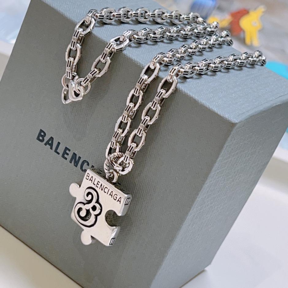 replica,repliche,fake,1:1,earrings,bracelet,ring,jewelry Nuova collana Balenciaga