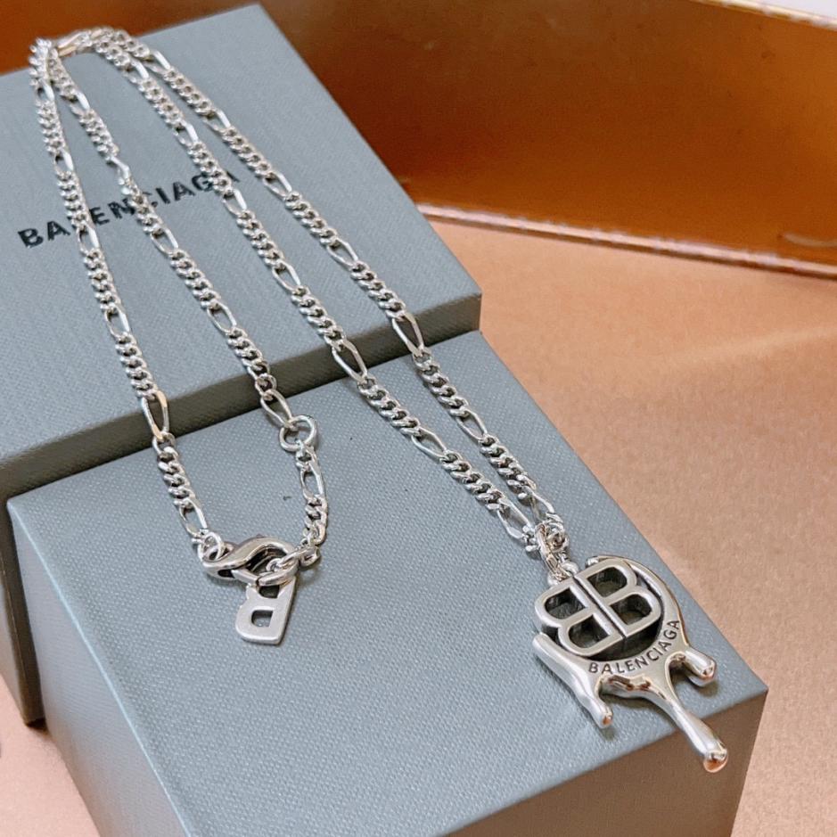 replica,repliche,fake,1:1,earrings,bracelet,ring,jewelry Nuova collana Balenciaga