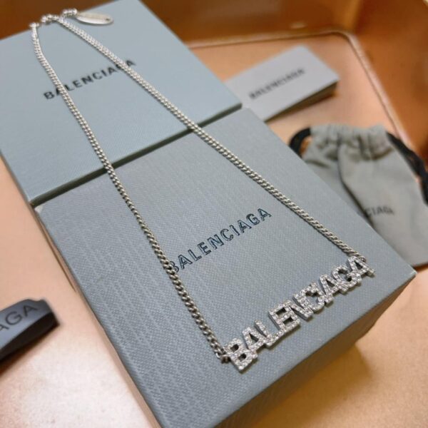 Nuova collana Balenciaga (13AF)