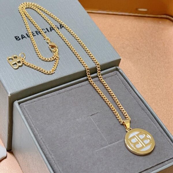 Nuova collana Balenciaga (515B)
