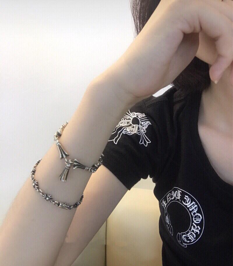 replica,repliche,fake,1:1,earrings,bracelet,ring,jewelry Bracciale a croce con fibbia Cuori cromati