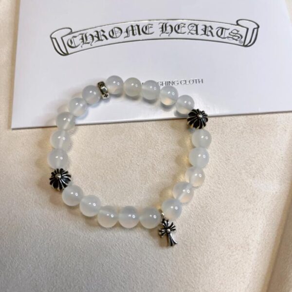 Bracciale in agata bianca con cuori cromati e perline in argento massiccio 925