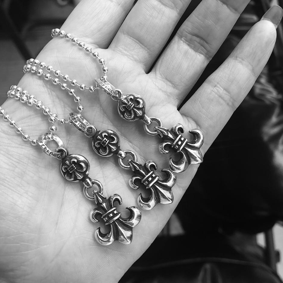replica,repliche,fake,1:1,earrings,bracelet,ring,jewelry Collana di fiori scout con cuori cromati