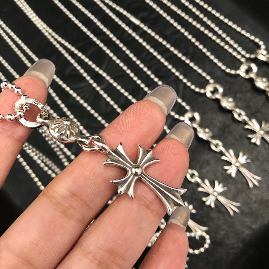 replica,repliche,fake,1:1,earrings,bracelet,ring,jewelry Catena con perline incrociate classiche con cuori cromati