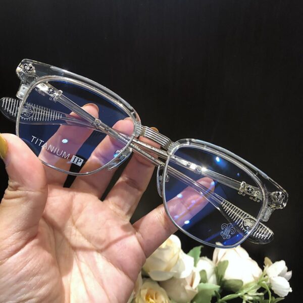 Occhiali Chrome Hearts grigio trasparente Guan Xiaotong dello stesso stile