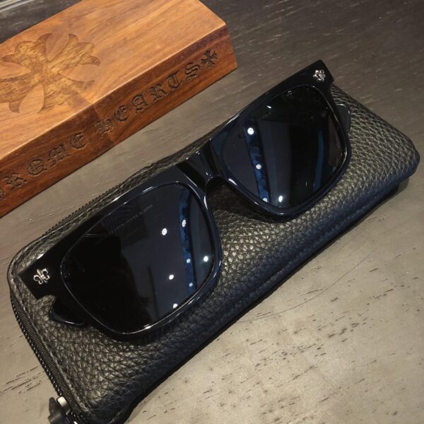 Occhiali da sole Chrome Hearts Lu Yi con montatura nera