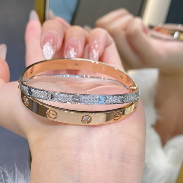 replica,repliche,fake,1:1,earrings,bracelet,ring,jewelry 520 Regalo di San Valentino Bracciale con croce piena di diamanti in vero oro 18k e diamanti Cartier (6791)