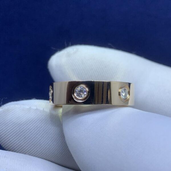 replica,repliche,fake,1:1,earrings,bracelet,ring,jewelry Anello classico Cartier LOVE con sei diamanti in oro 18 carati, squisita fattura (32F8)