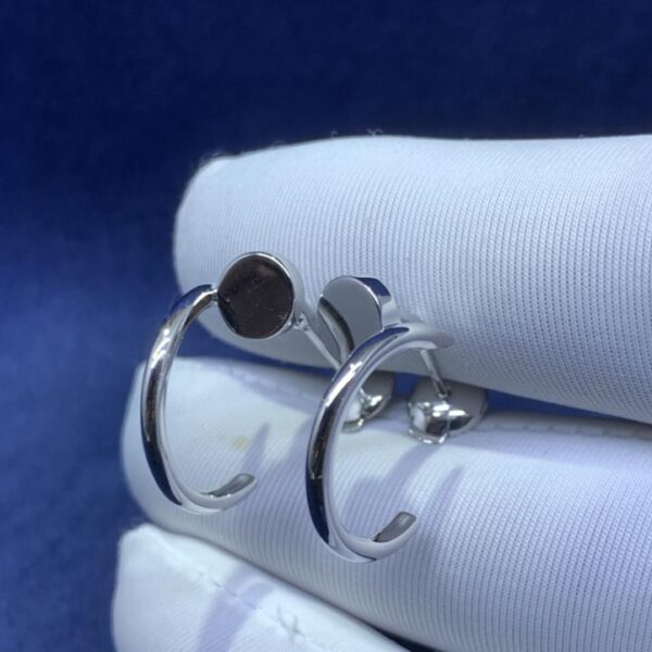 replica,repliche,fake,1:1,earrings,bracelet,ring,jewelry Orecchini a chiodo Cartier in oro 18k di pregevole fattura (D9EC)