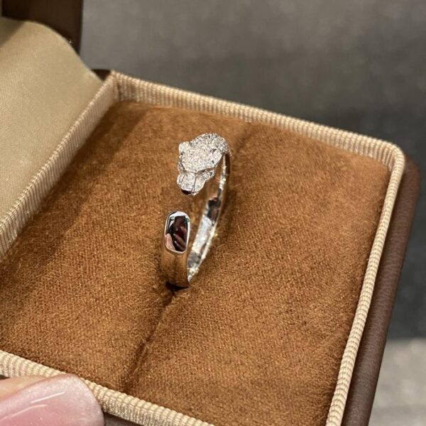 replica,repliche,fake,1:1,earrings,bracelet,ring,jewelry Versione mini Cartier dell’anello leopardo con diamanti: oro vero bianco 18 carati K e diamanti veri (DAA4)