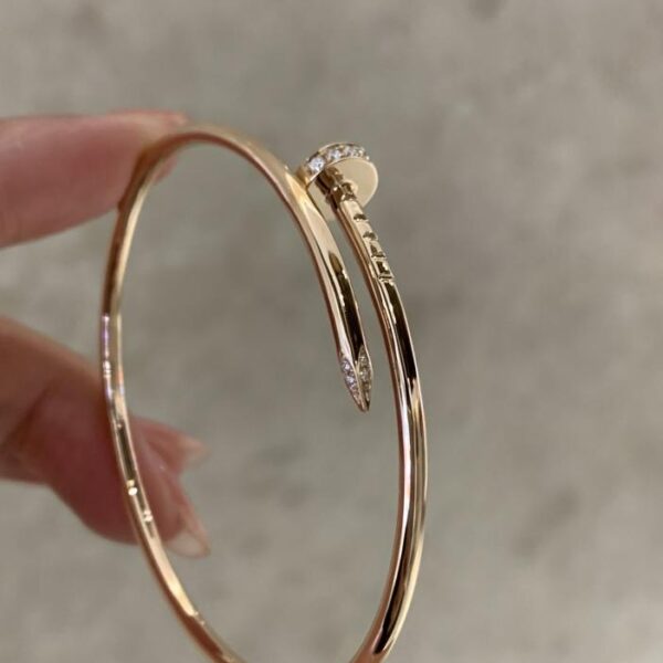 replica,repliche,fake,1:1,earrings,bracelet,ring,jewelry Bracciale Cartier in oro 18 carati con chiodo stretto versione Seiko (823B)