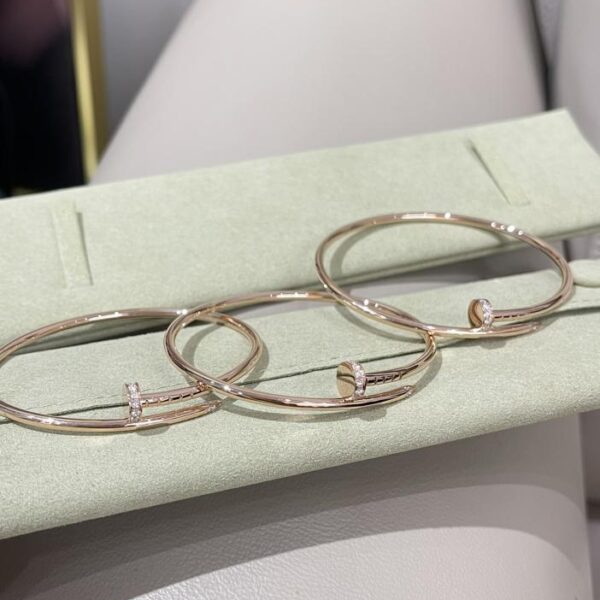 replica,repliche,fake,1:1,earrings,bracelet,ring,jewelry Bracciale Cartier sottile con testa e coda in oro vero 18 carati e diamanti (FD72)