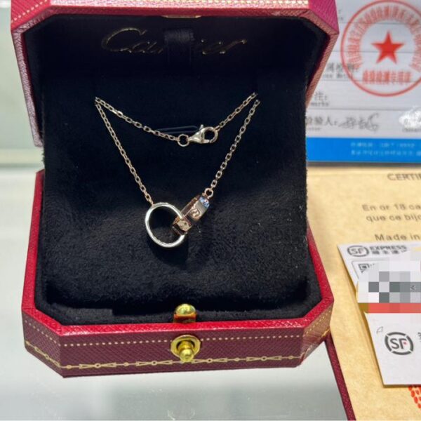 replica,repliche,fake,1:1,earrings,bracelet,ring,jewelry Foto reali della consegna, collana personalizzata in oro chiaro Cartier love series con doppio anello senza diamanti (3B24)