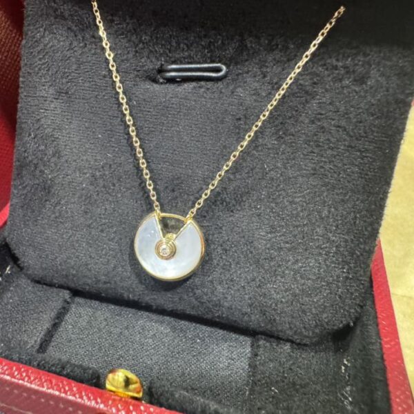 replica,repliche,fake,1:1,earrings,bracelet,ring,jewelry Foto reali della consegna, oro 18 carati personalizzato, oro vero e diamanti veri, collana Cartier AMULETTE DE Cartier, collana amuleto in oro 18 carati e madreperla bianca (EA15)