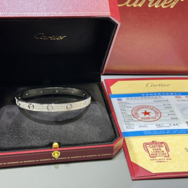 replica,repliche,fake,1:1,earrings,bracelet,ring,jewelry Consegna effettiva, oro 18 carati personalizzato, vero oro e veri diamanti, serie Cartier LOVE, versione ampia del bracciale in gypsophila con diamante principale, oro bianco (169D)