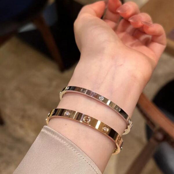 replica,repliche,fake,1:1,earrings,bracelet,ring,jewelry Consigliato per l’impilamento: bracciale stretto a 6 diamanti Cartier in vero oro 18 carati e veri diamanti ｜ bracciale a quattro diamanti (B4D7)