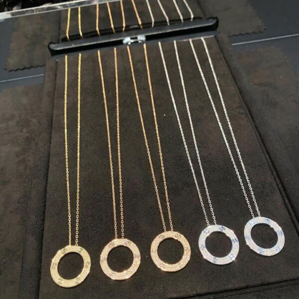 replica,repliche,fake,1:1,earrings,bracelet,ring,jewelry Grande torta piena di collana di diamanti in tre colori (2CD3)