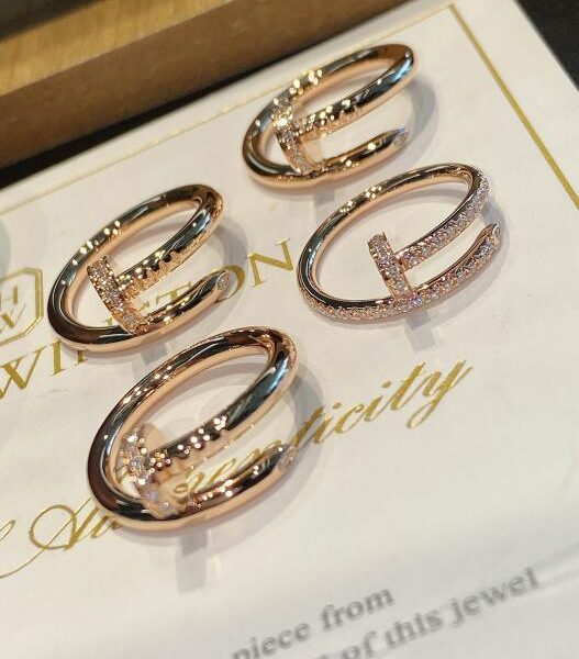 replica,repliche,fake,1:1,earrings,bracelet,ring,jewelry Colpo reale di anello per unghie con diamante pieno di diamanti con testa e coda in vero oro 18 carati (746B)