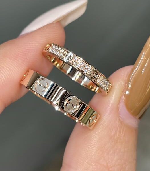 replica,repliche,fake,1:1,earrings,bracelet,ring,jewelry Condivisione dell’ordine del cliente Anello Cartier versione alta in vero oro 18 carati e vera carta con diamanti (8B19)