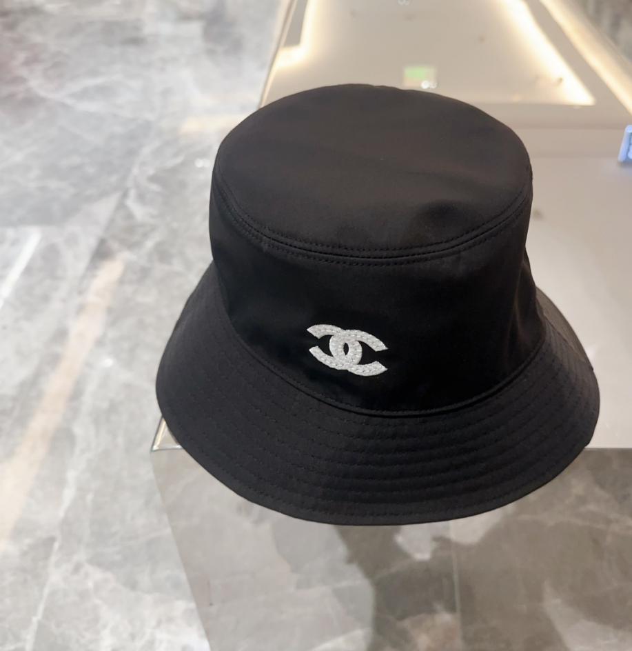 replica,repliche,fake,1:1,earrings,bracelet,ring,jewelry Il nuovo cappello a secchiello di CHANEL (RZUAGU)